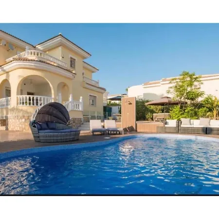 Villa Stunning Heated Pool Private Luxury With Sleeps 14 *