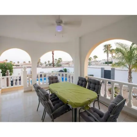 Stunning Heated Pool Private Luxury With Sleeps 14 Villa *